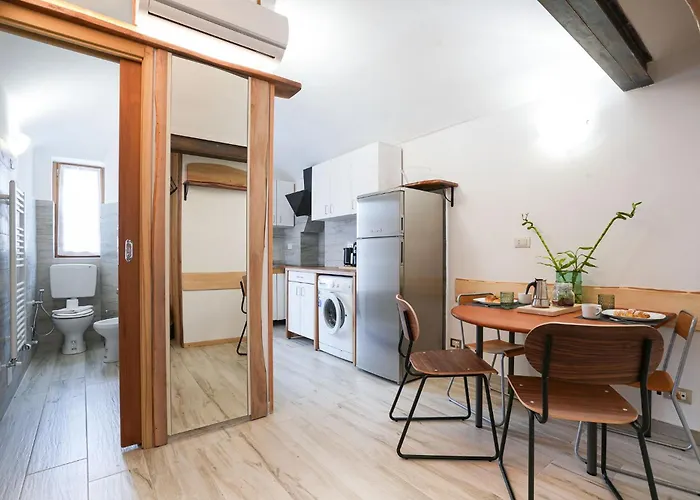 Vanchiglia House * Turin